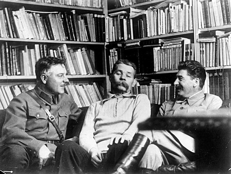 Клим Ворошилов, Максим Горький и Иосиф Сталин
