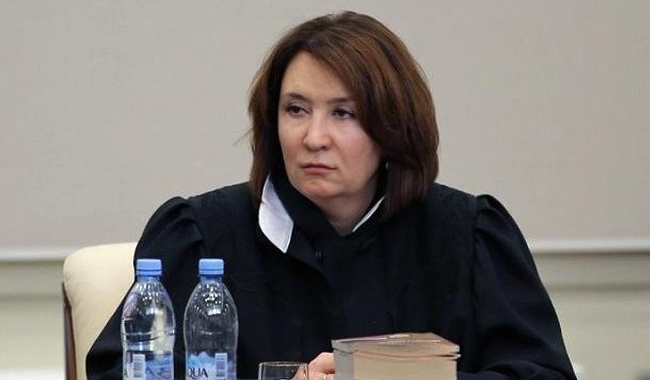 ВККС разрешила возбудить уголовное дело против "золотой судьи" Хахалевой