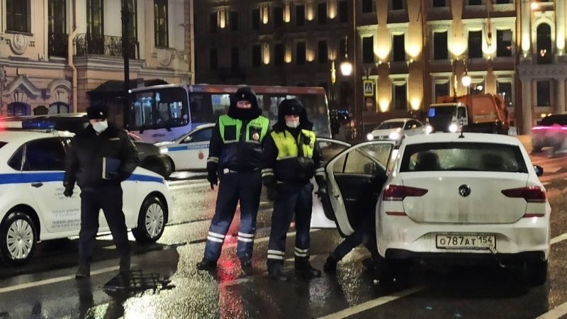 В Петербурге пьяный водитель на скорости снес пешеходов и попытался сбежать