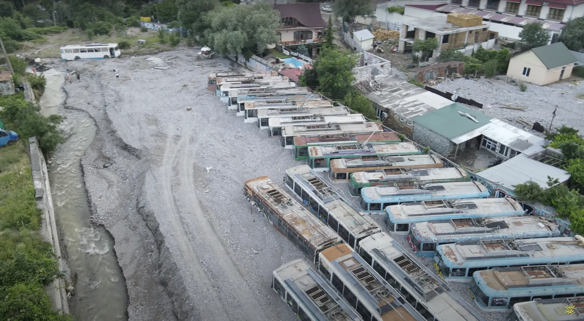 Как троллейбусы в Ялте стали «памятником» наводнению