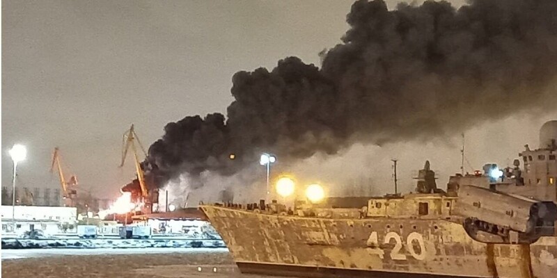 В Санкт-Петербурге сгорел недостроенный военный корвет