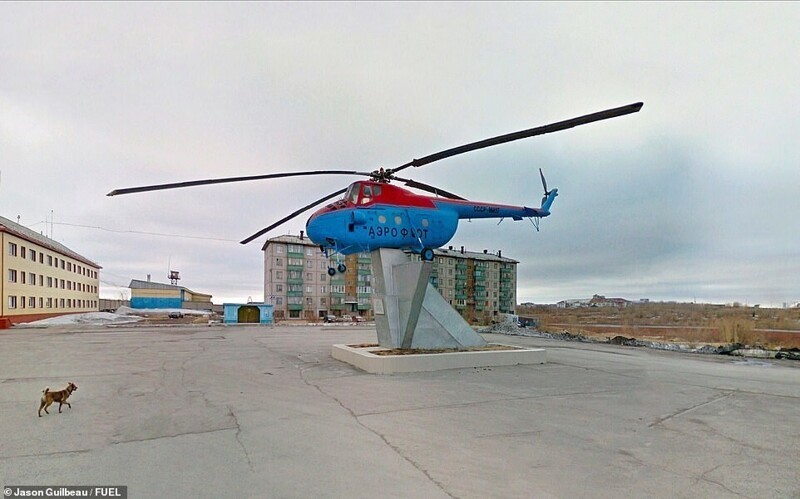 1. Памятник вертолету Ми-4, Воркута, Россия