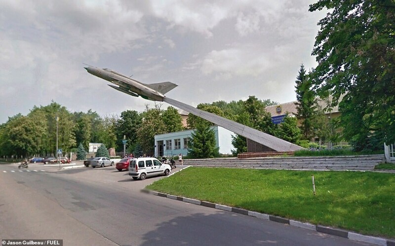 7. Памятник самолету Миг-21. Васильков, Украина