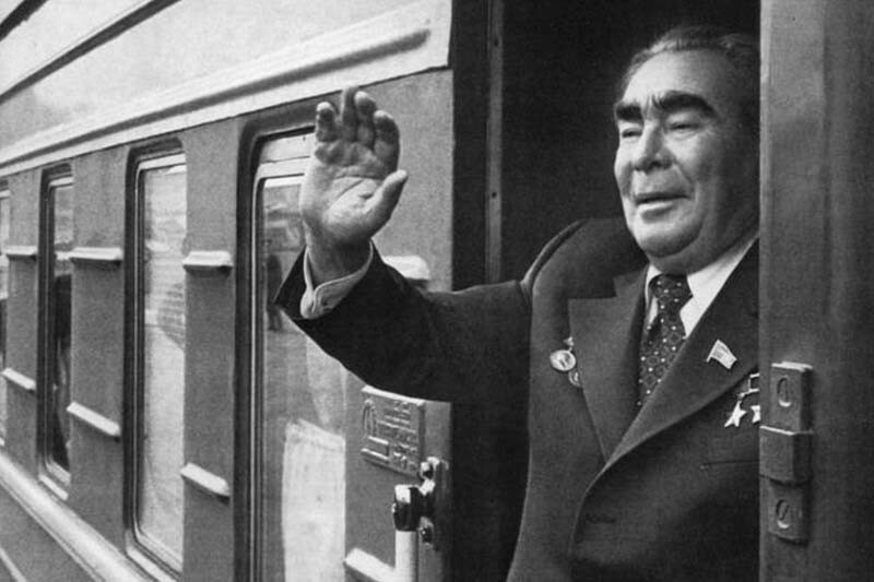 Пятизвездочный генсек: 115 лет со дня рождения Леонида Брежнева