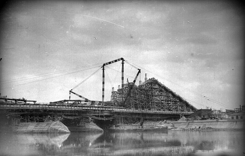 Фотографии строительства знаменитых зданий и жилых домов царской и советской Москвы