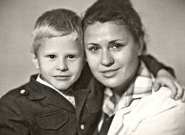 Валентина Толкунова с сыном Николаем.