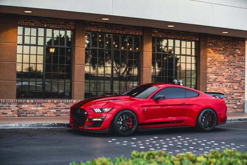Зверь на свободе: Shelby выпускает экстремальный 900-сильный Ford Mustang GT500KR
