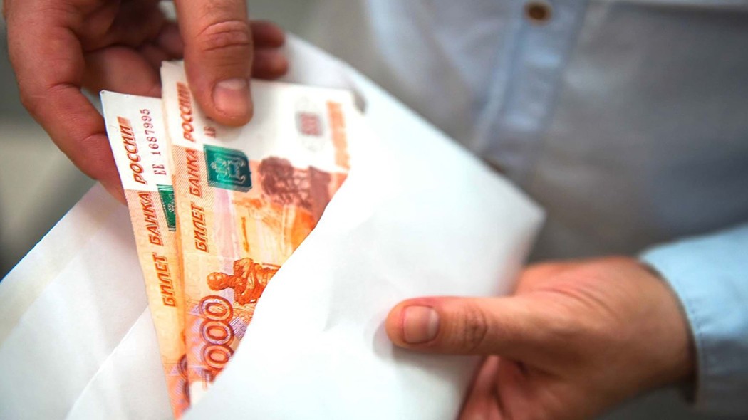 Деньги веером: в Госдуму внесен законопроект о выплатах 10 тыс. руб. семьям с детьми