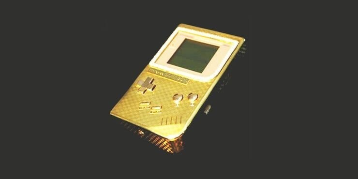 Игровая консоль Nintendo из золота - 30 000 долларов (2 млн рублей)