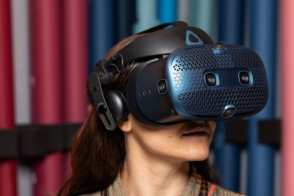 Позволяет почувствовать ветер или дождь: на выставке CES 2022 будет представлен VR жилет