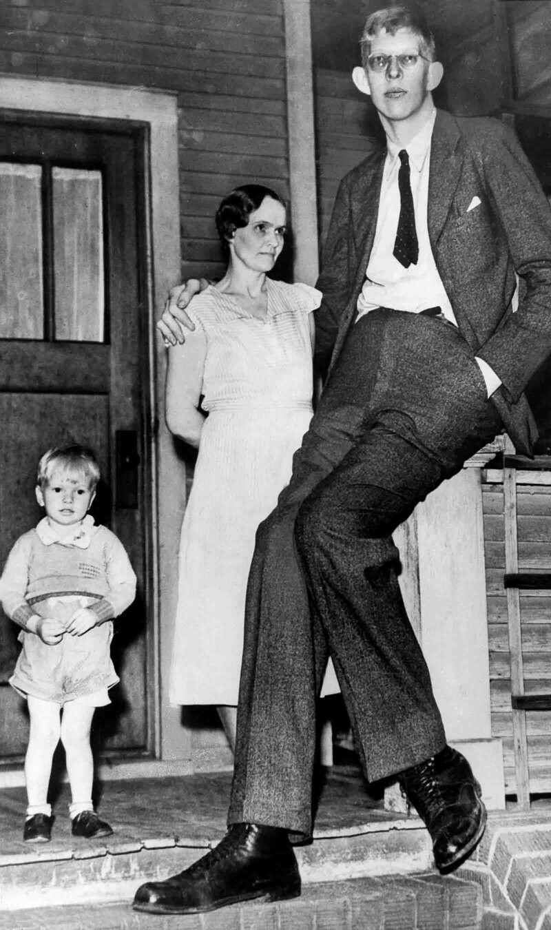 Уодлоу с матерью и братом, 1935 г.