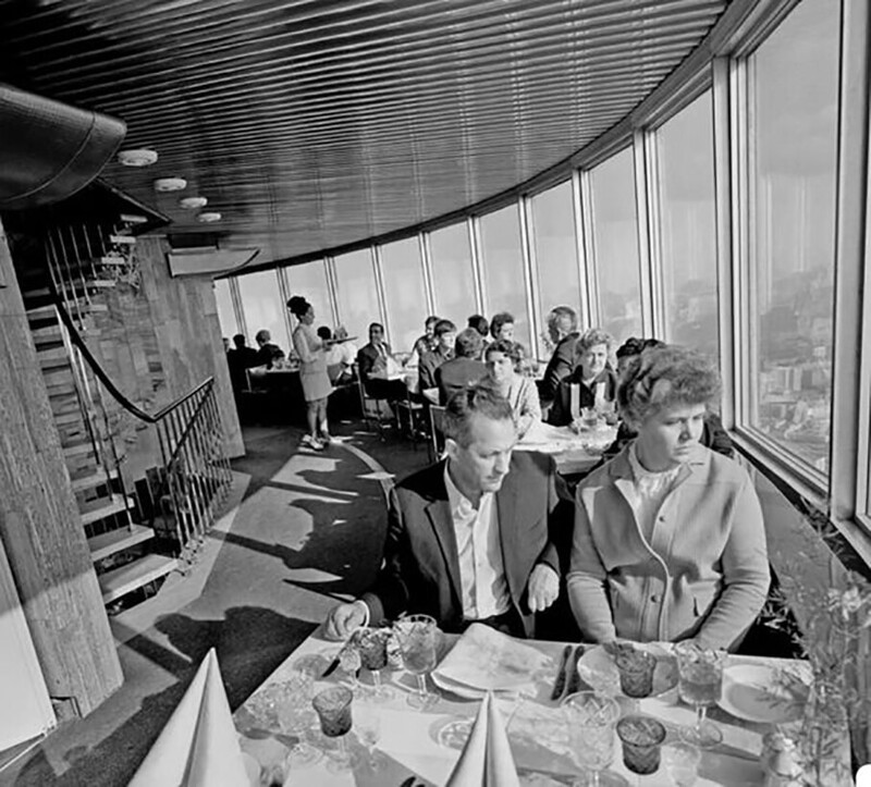 1975 год. Ресторан "Седьмое небо" на высоте 328-334 метров. Фото: Екатерина Зайцева