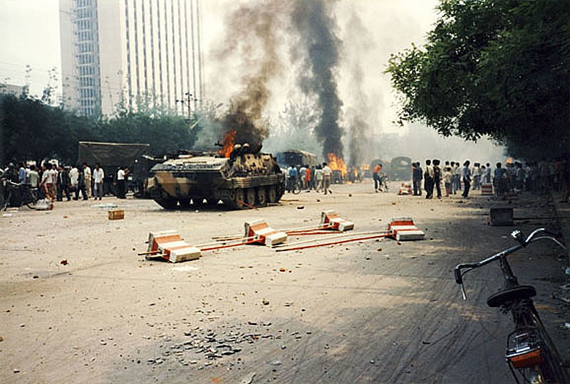 демонстрантов на площади тяньаньмэнь