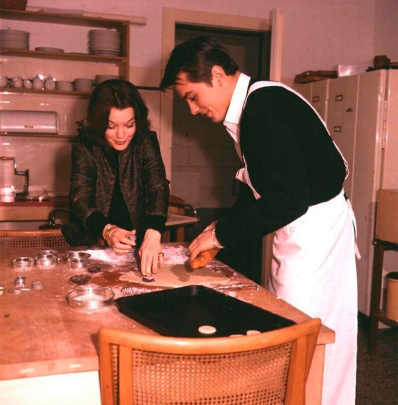 Ален Делон и Роми Шнайдер дома, 1959 год