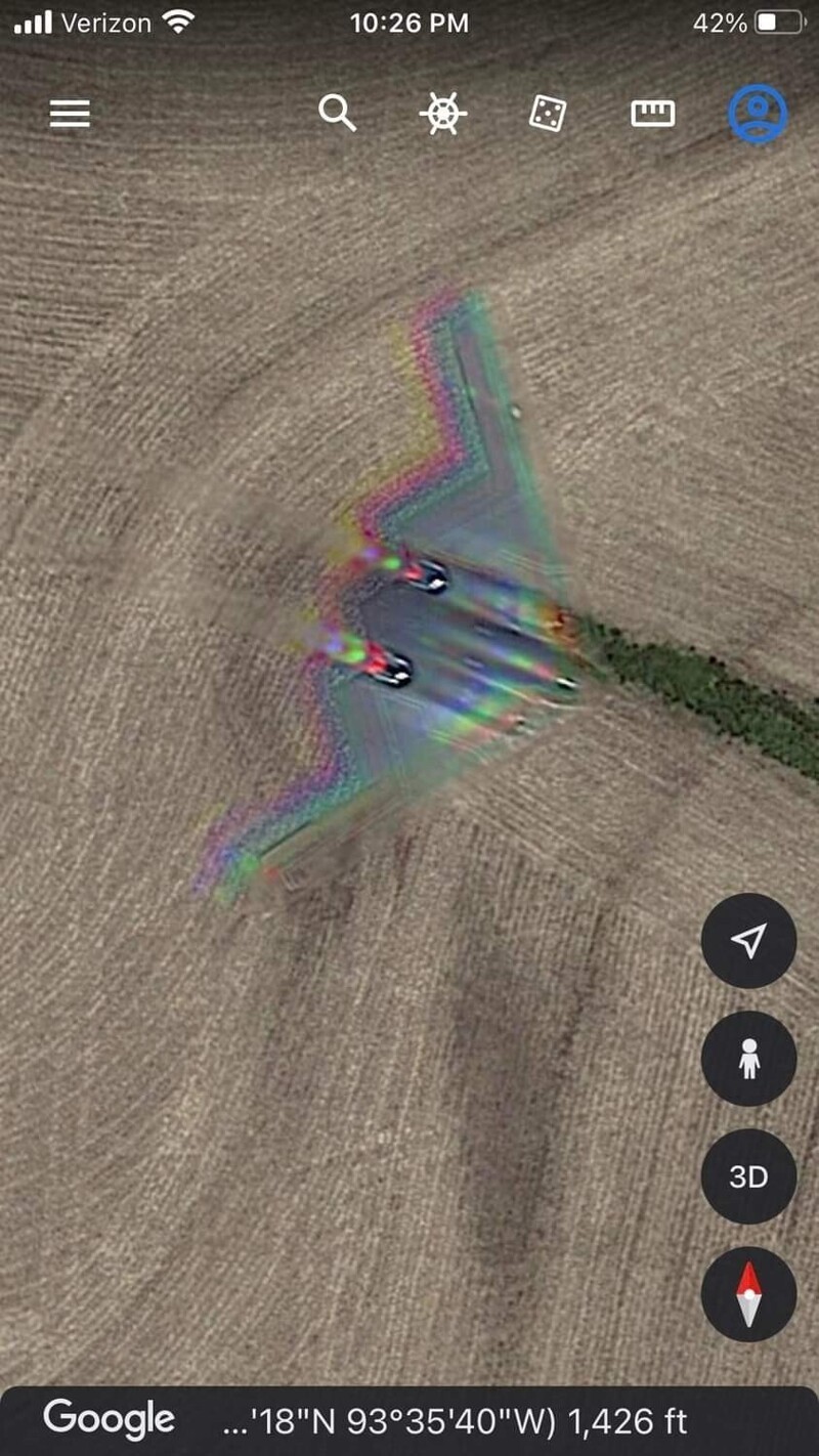 6. Бомбардировщик-невидимка в полете, заснятый на картах Google - 39°01'18.5"N 93°35'40.5"W