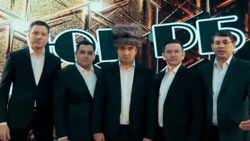 Бойз-бэнд по-башкирски: главы районов спели в зажигательном новогоднем клипе