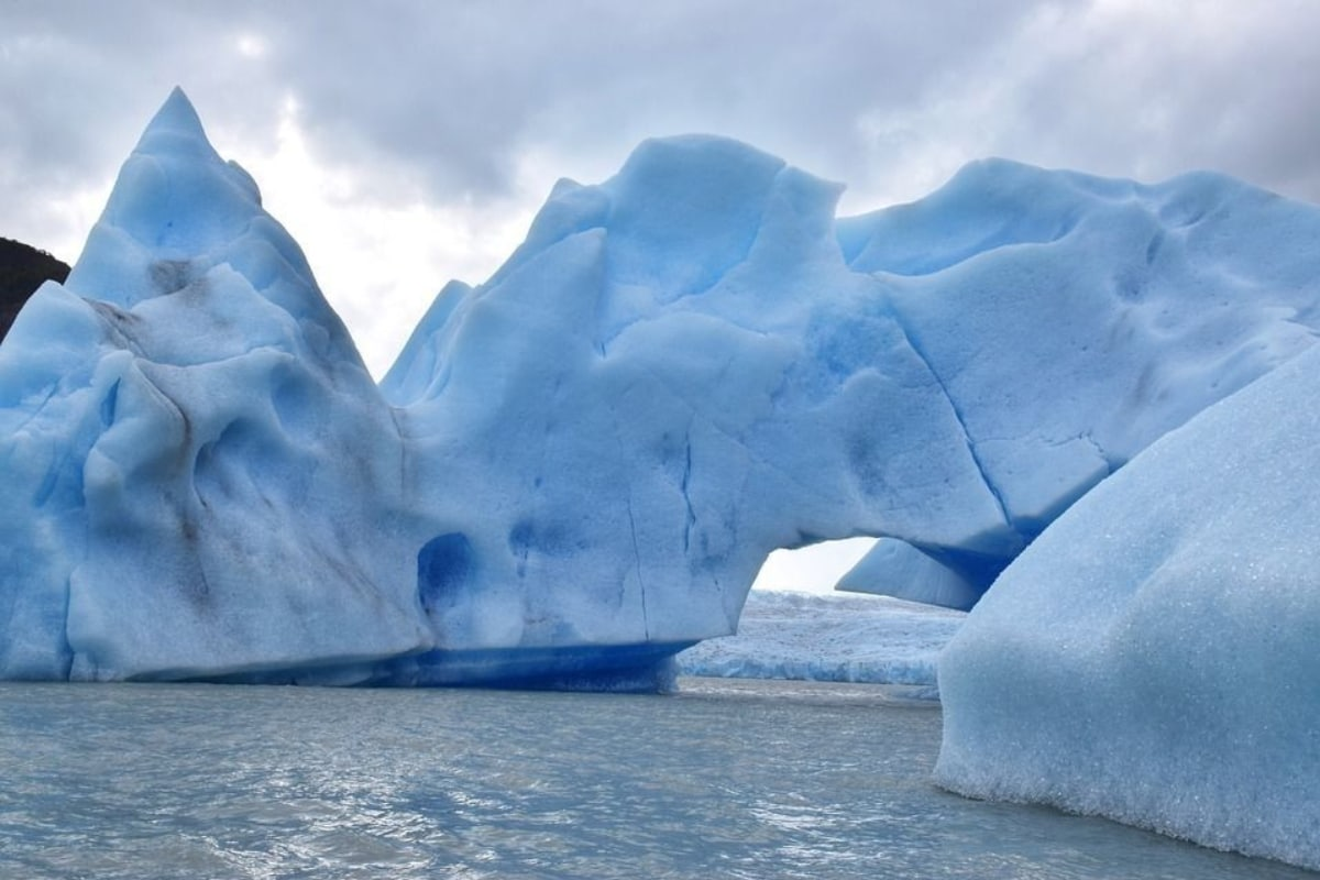 Среди холодных стен. Ледник Ламберта. Ледники айсберги Антарктиды. Лед Айсберг Арктика. Ледник Ламберта Антарктида.