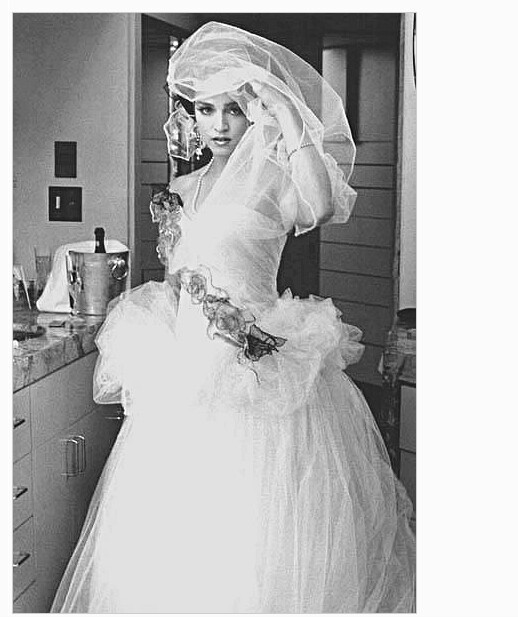 Мадонна в свадебном платье