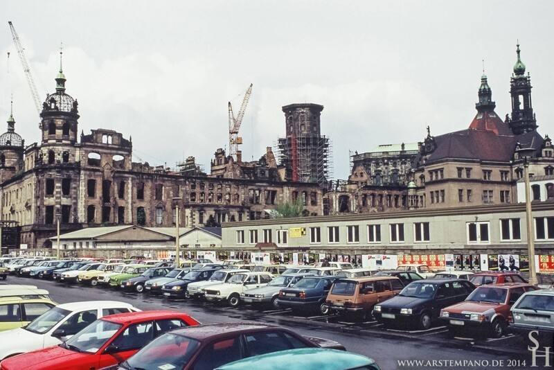 В Дрездене начала восстанавливать Королевский замок, 1991: