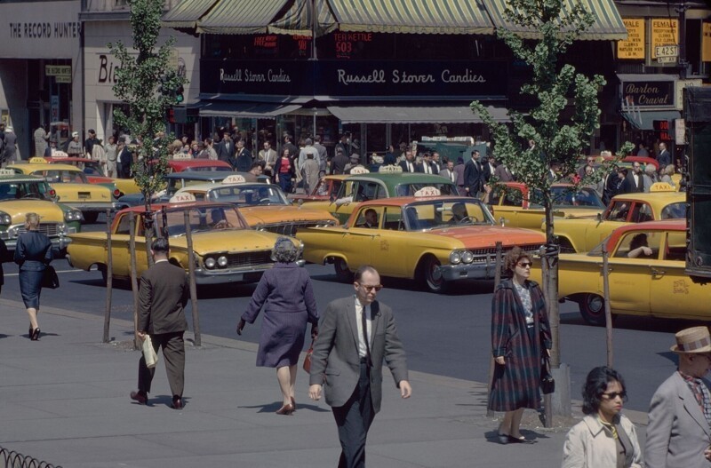 ЗАПАДНОЕ ПОЛУШАРИЕ  Нью-Йорк, 5-я авеню около 42 улицы, 1961: