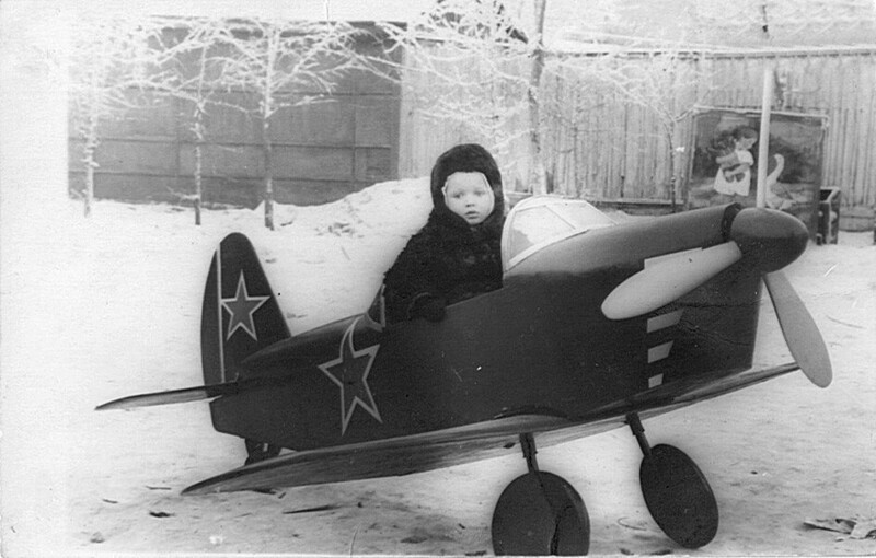 Юный лётчик. 1960-ые.
