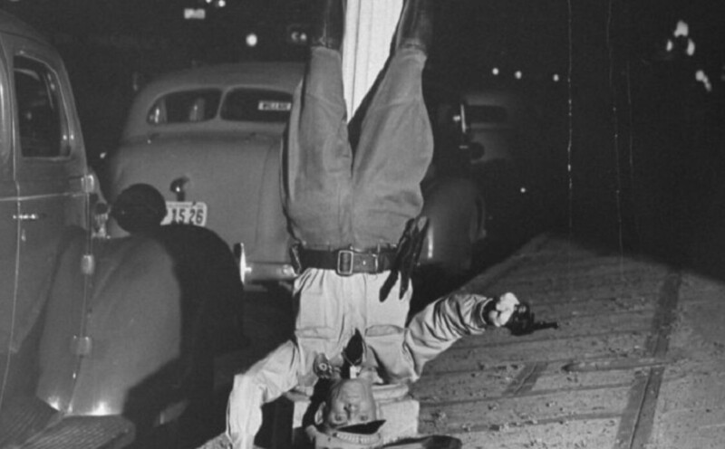 Фото с «Национальной недели стояния на голове», 1940 год, США. Это событие стало толчком к созданию флешмобов. Все новое, хорошо забытое старое