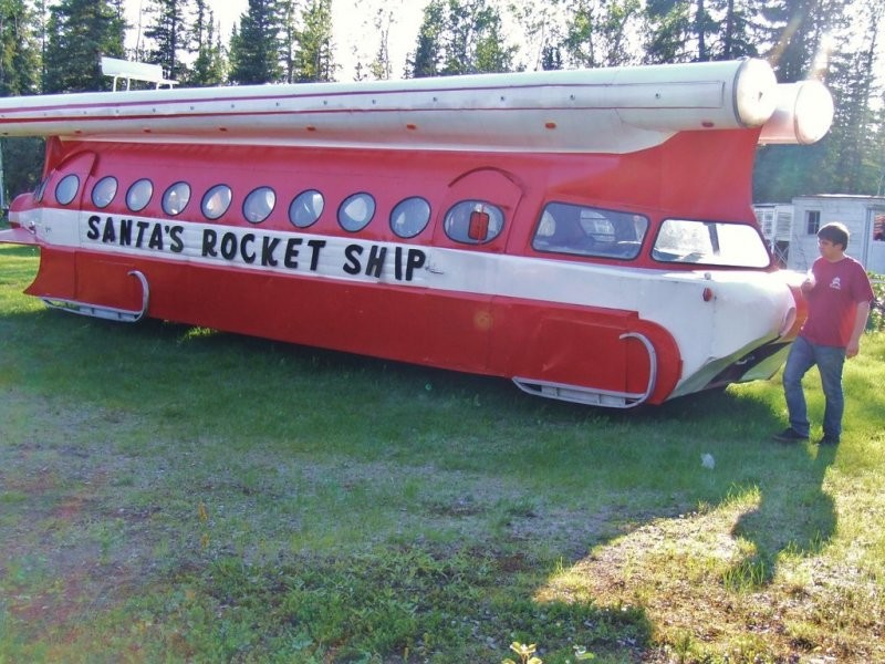 Santa's Rocket Ship — Уникальный рождественский экскурсионный автобус