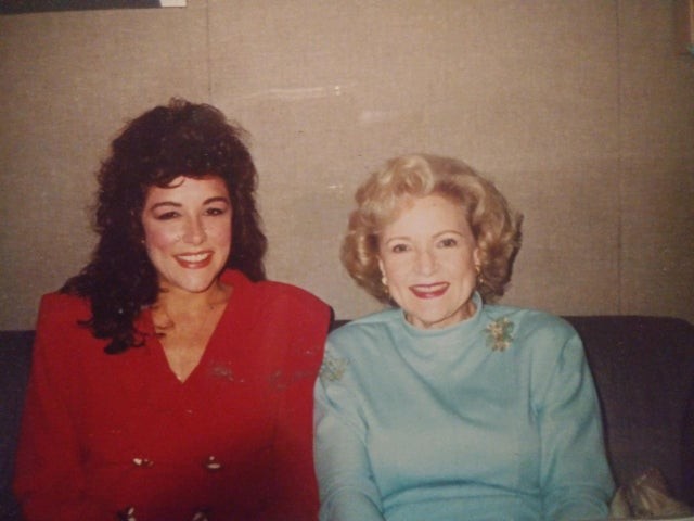 Бетти Уайт (справа), 1990 год