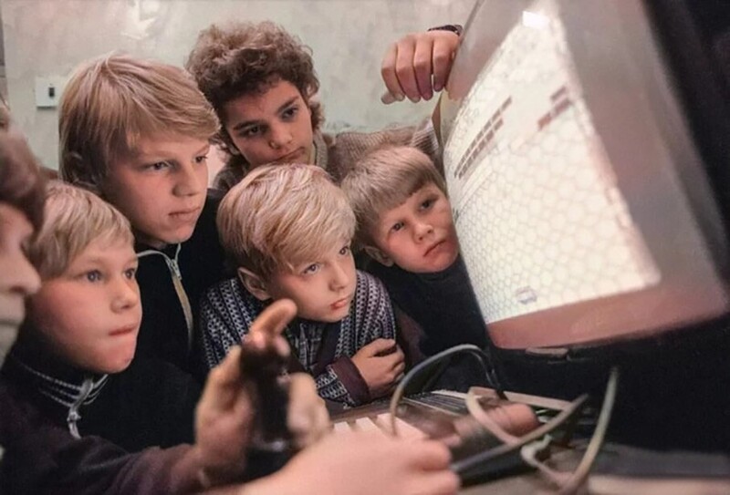 Дети играют в компьютерные игры, 1991 год