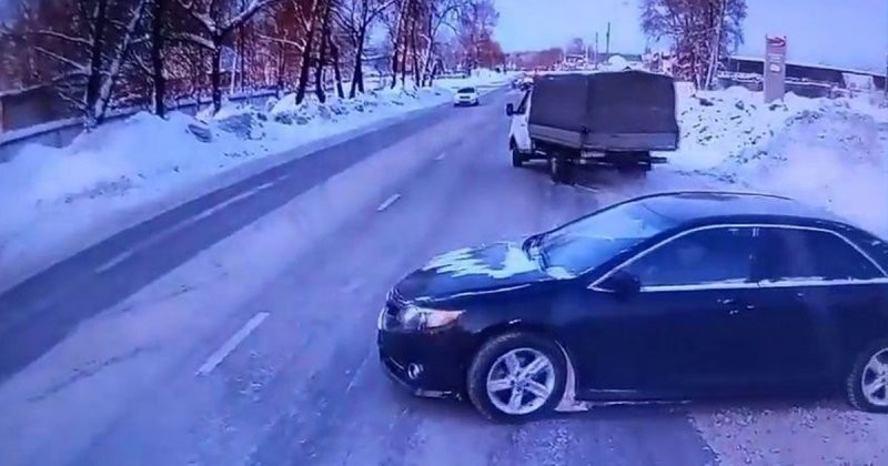 Авария дня. Столкновение трёх автомобилей в Соликамске