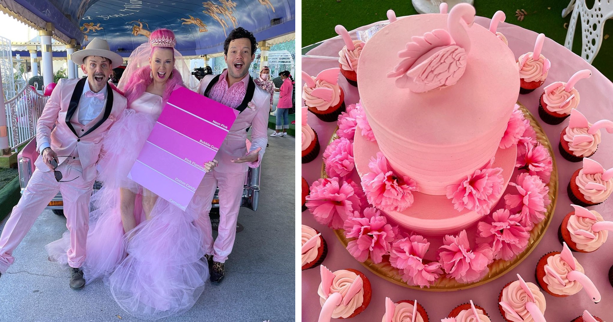 Американка вышла замуж за розовый цвет после «40 лет в отношениях»