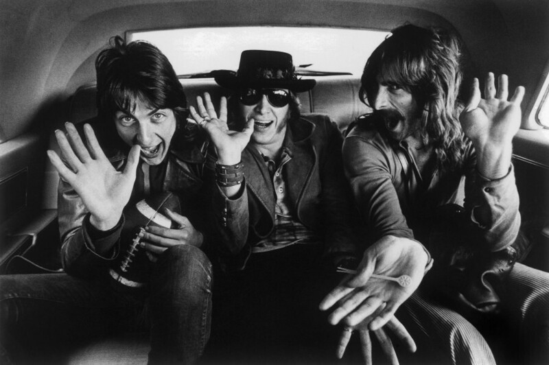 4 января 1972 года. Американская рок-группа «Трехсобачья Ночь» Three Dog Night (слева направо) Кори Уэллс, Джо Шерми и Чак Негрон