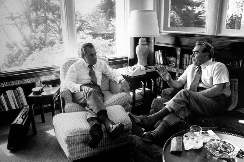 Никсон и Брежнев в библиотеке в доме Никсона. 1973 год
