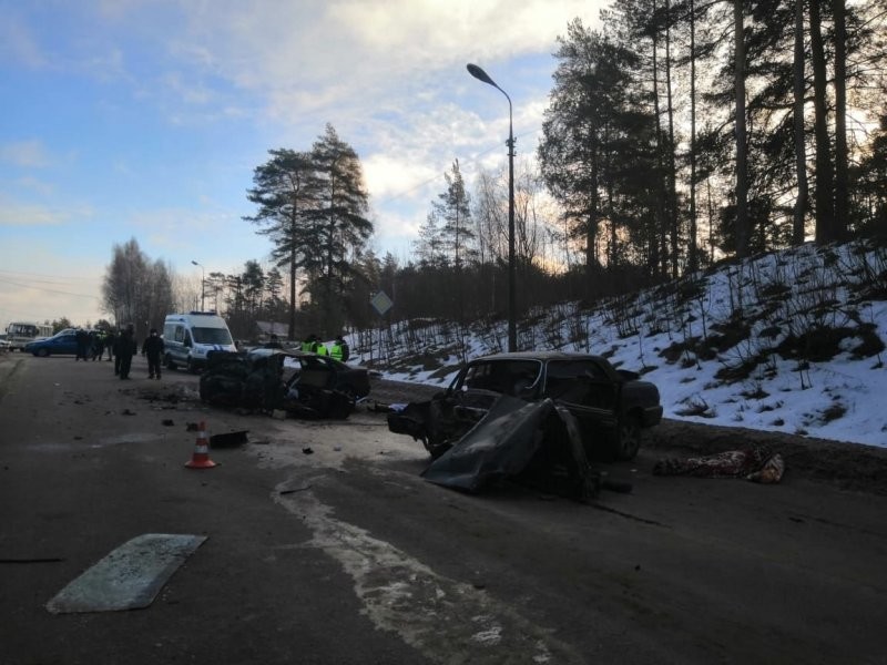 Страшное ДТП в Псковской области: погибли пять человек