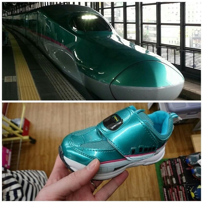 В Японии есть модели обуви, которые спроектированы так, что выглядят как скоростной поезд