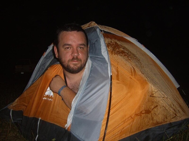 15. "3 года назад я случайно купил детскую палатку на 2 человек, думая, что это взрослая палатка... и все равно взял ее на фестиваль"