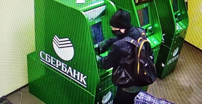 В этой новости парадоксально все: студентка юридической академии пыталась взорвать банкомат