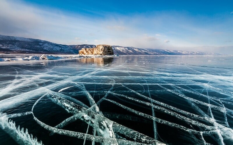 Байкал зимой: когда озеро покрывается льдом, в какие сроки и как выглядит
