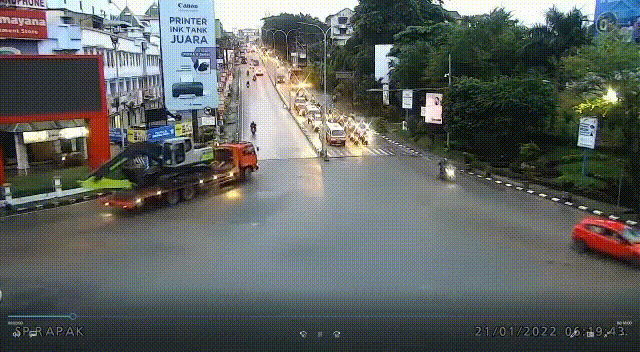 А мог бы свернуть на обочину