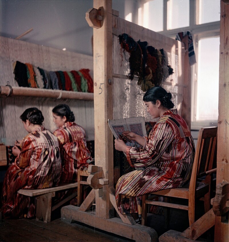 В Ташкентской профшколе возродились традиции узбекского ковроткачества