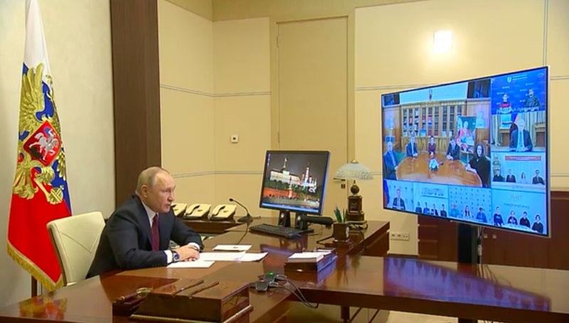 "Без медовухи не обойтись": как прошла встреча Путина со студенческим братством