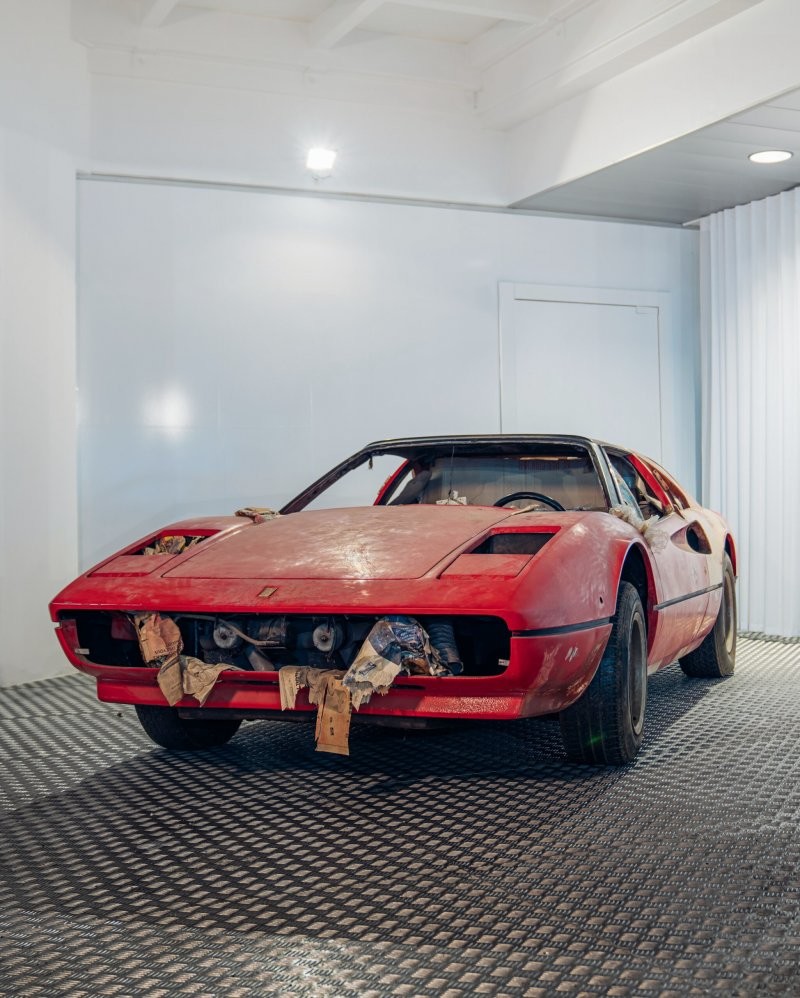Ferrari 308 GTSi 1982 года — действительно особенная находка в сарае