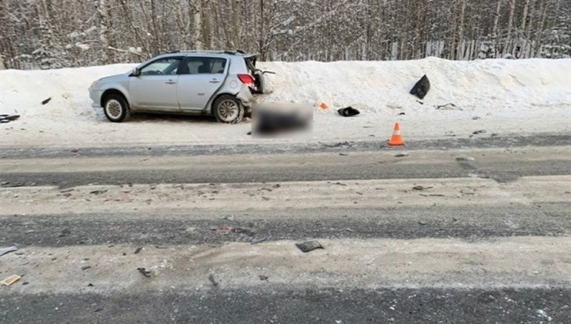 Авария дня. В Томской области в ДТП погибла пассажирка китайского хэтчбека