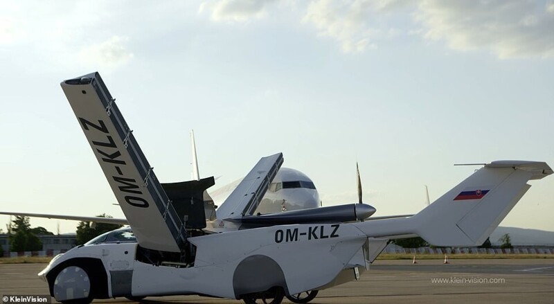 В Словакии прошел испытания и сертификацию самолет-автомобиль AirCar
