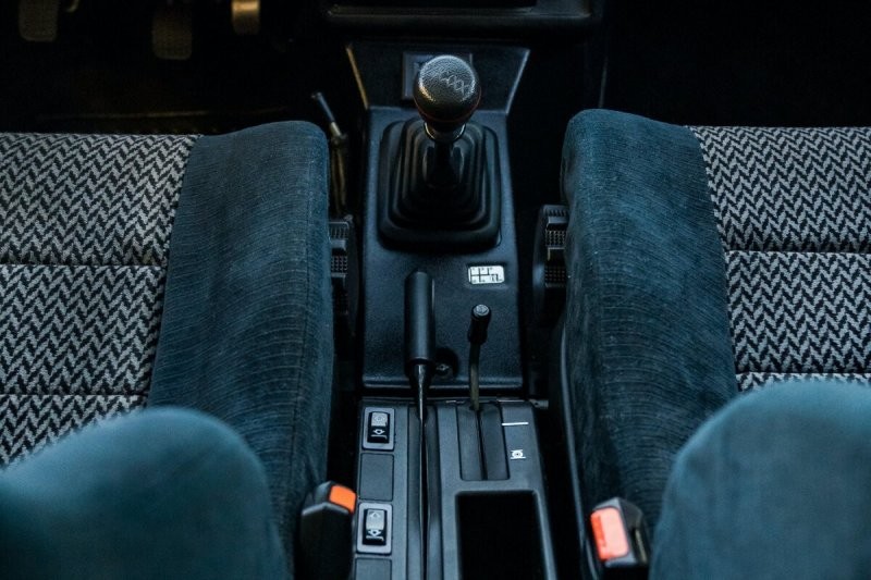 Дорожный автомобиль "Группы B": Почему Citroen выкупал спортивные BX 4TC у клиентов?