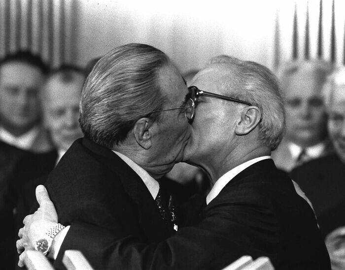 Леонид Брежнев и Эрик Хоннекер, Берлин, ГДР, 1979