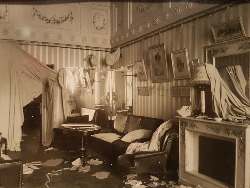 Комната императрицы Александры Федоровны после штурма Зимнего дворца, 1917 год