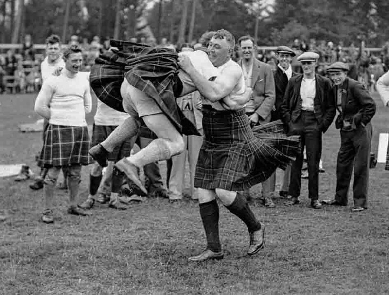 Сила, мужество и взмывающие вверх юбки - Игры горцев в Шотландии