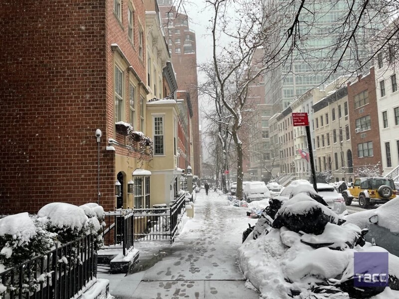 Нью-Йорк завалило снегом