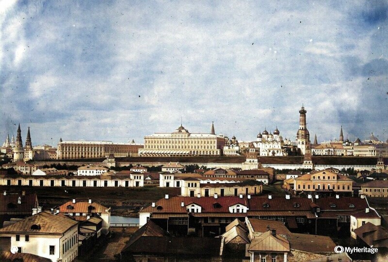 Вид с высоты храма Воскресения Христова в Кадашах на Кремль  1856 год